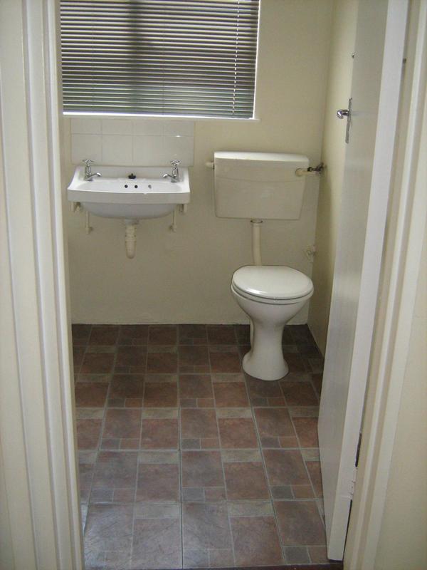 To Let 3 Bedroom Property for Rent in Groenvallei Western Cape